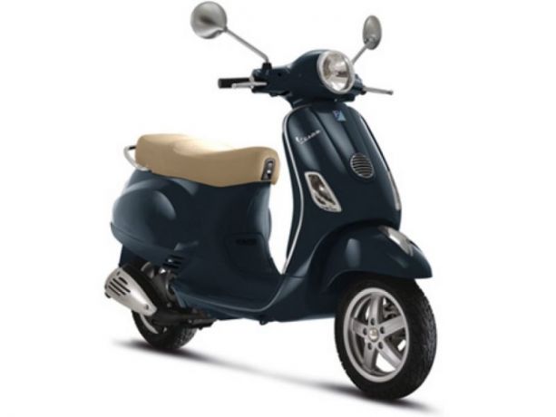Rent Vespa 125 LX